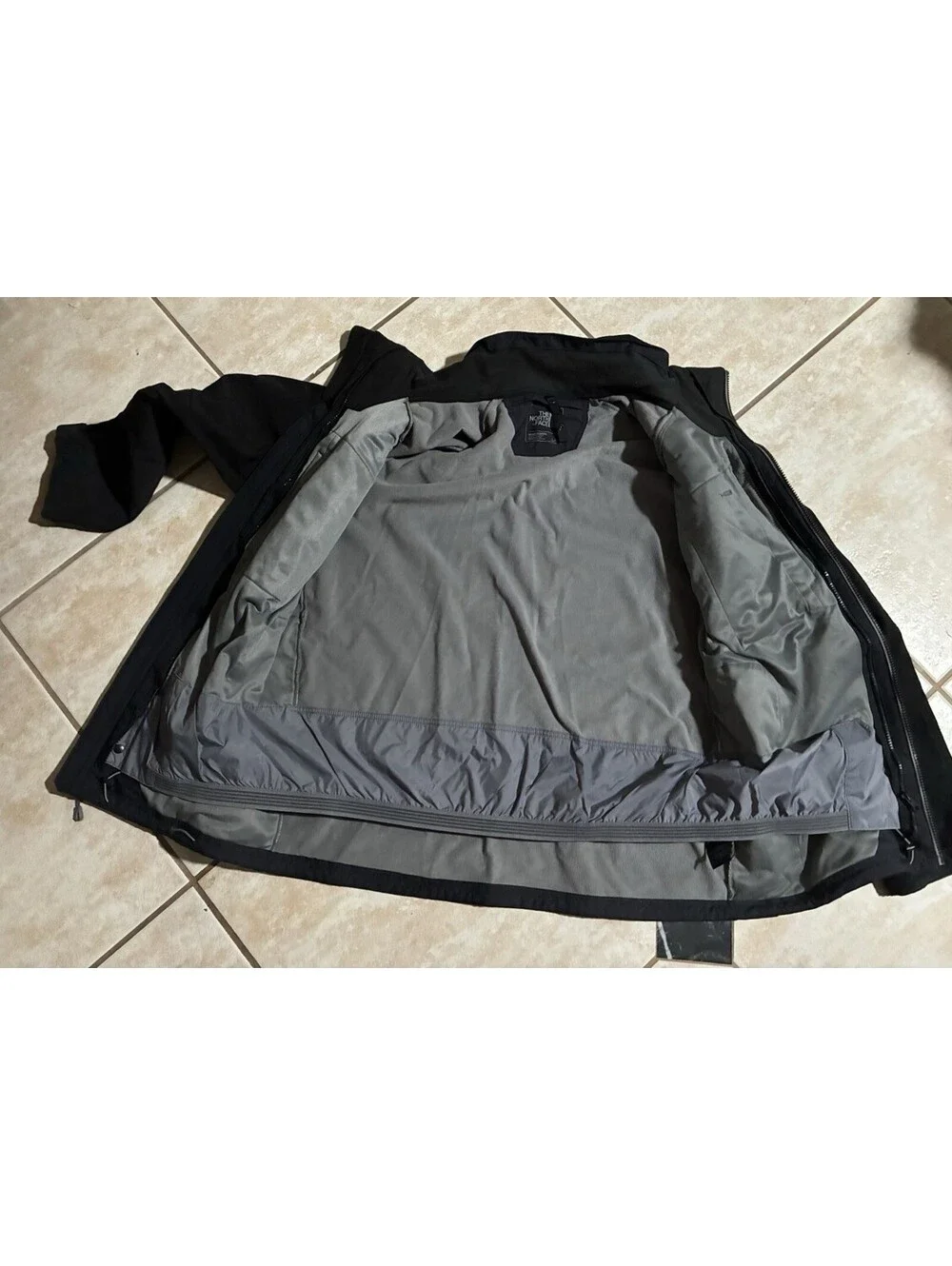The North Face Men’s Large Black Softshell Jacket Full Zip Fleece Lined Outdoor